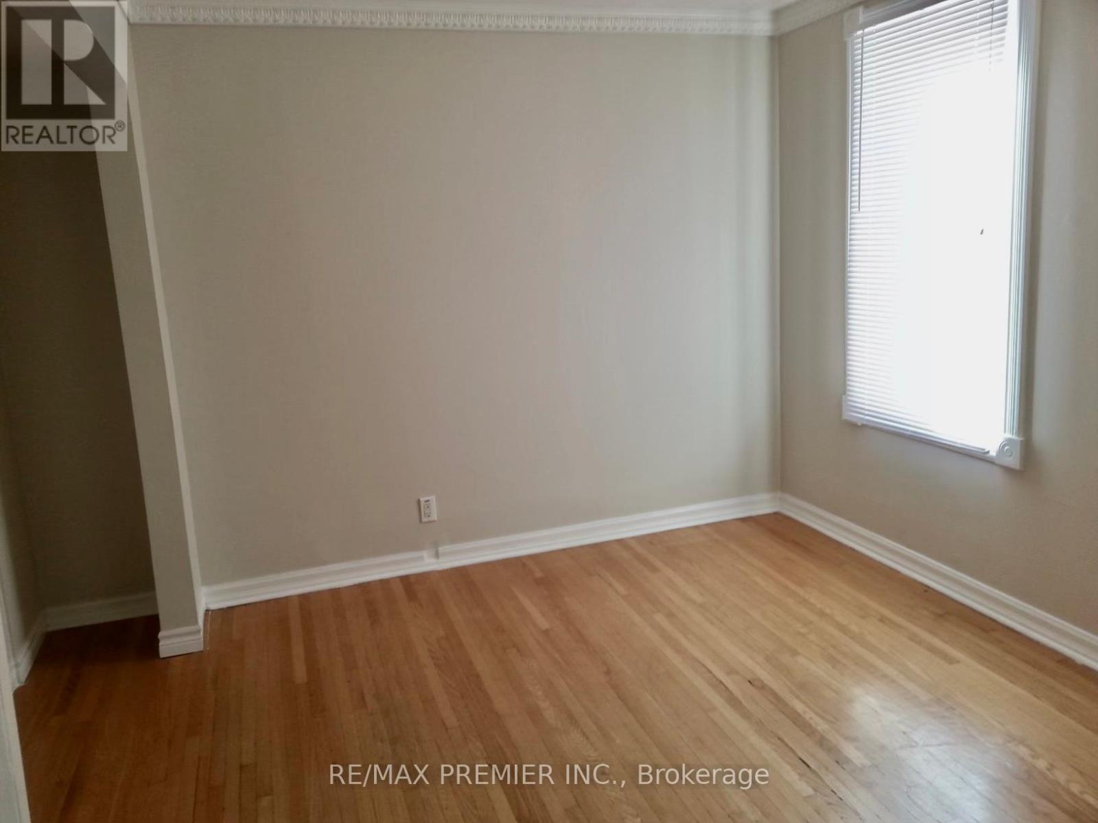 34 Mc Farland Avenue, Toronto, Ontario  M6H 3N1 - Photo 11 - W12414504