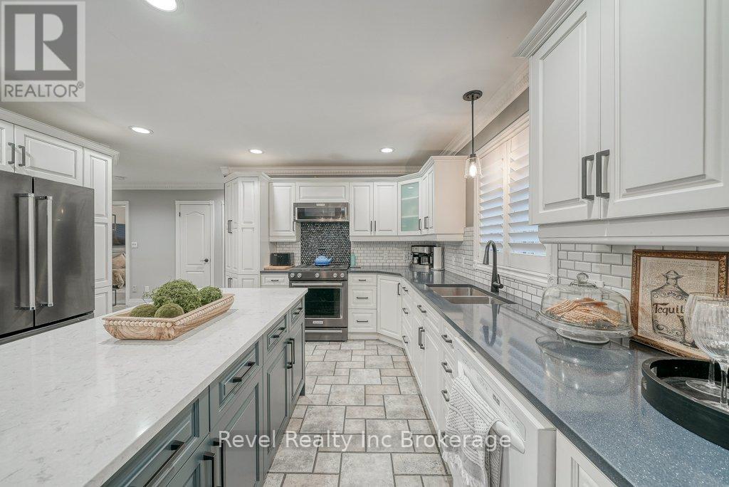 715 Springbank Avenue N, Woodstock (Woodstock - North), Ontario  N4T 1E2 - Photo 17 - X12615718