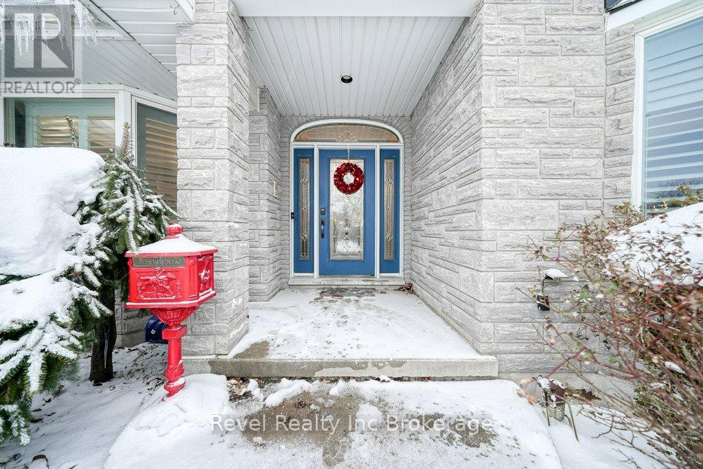 715 Springbank Avenue N, Woodstock (Woodstock - North), Ontario  N4T 1E2 - Photo 5 - X12615718