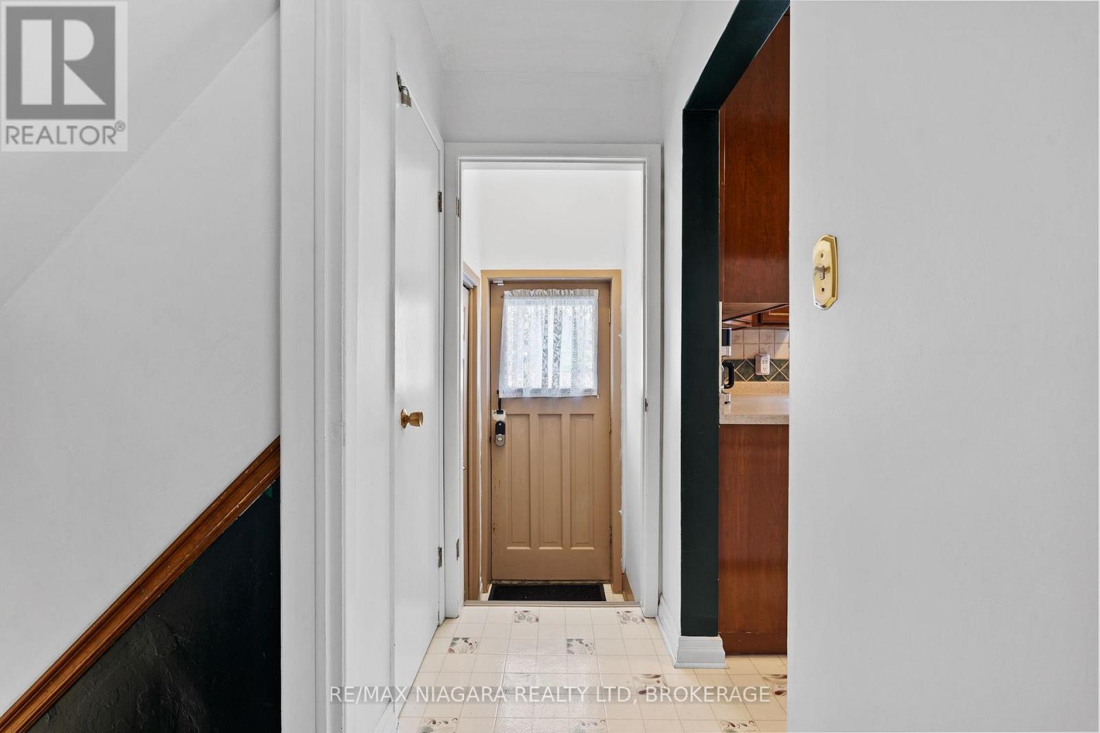 305 Centre Street, Niagara-On-The-Lake (Town), Ontario  L0S 1J0 - Photo 18 - X12615742