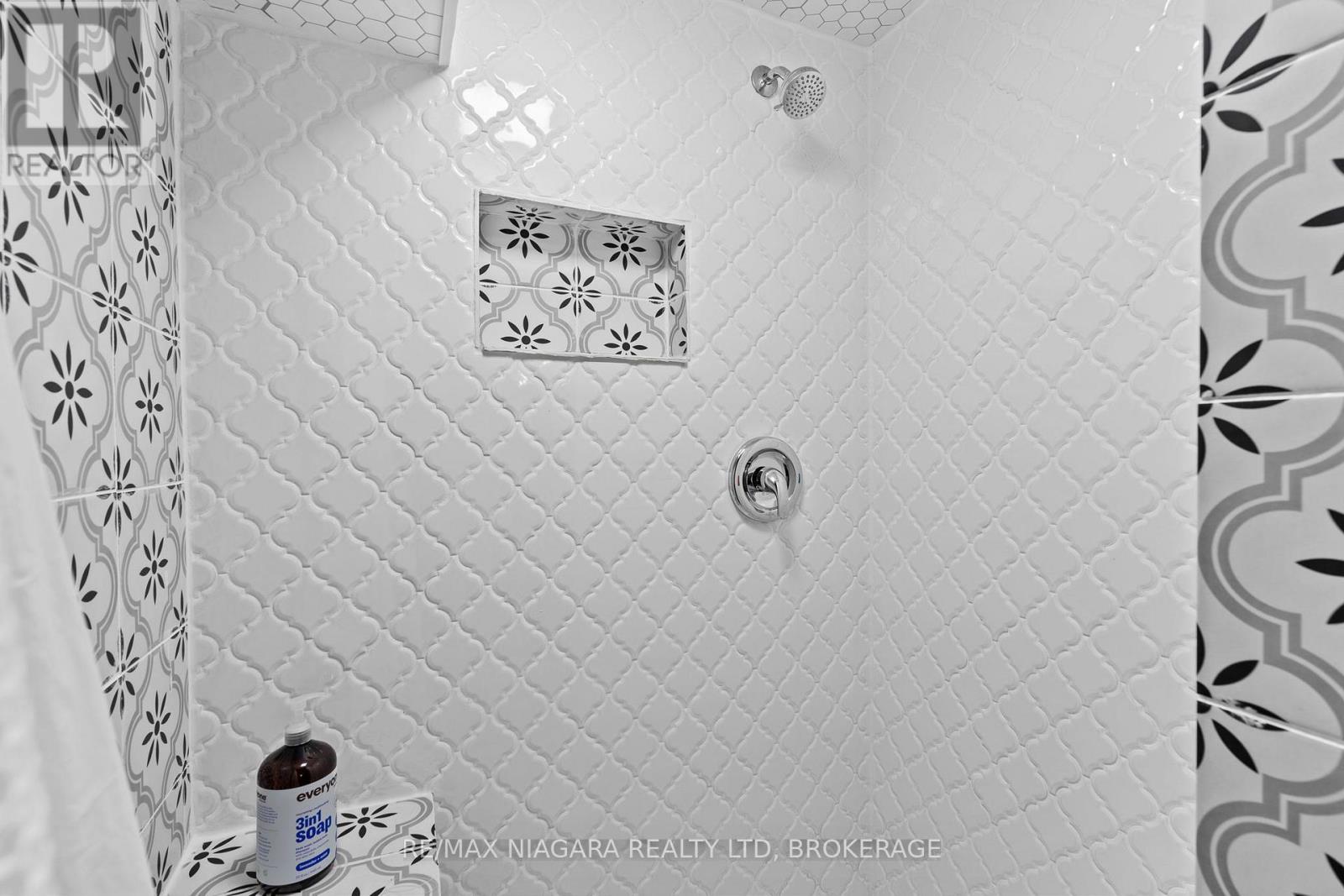 305 Centre Street, Niagara-On-The-Lake (Town), Ontario  L0S 1J0 - Photo 25 - X12615742