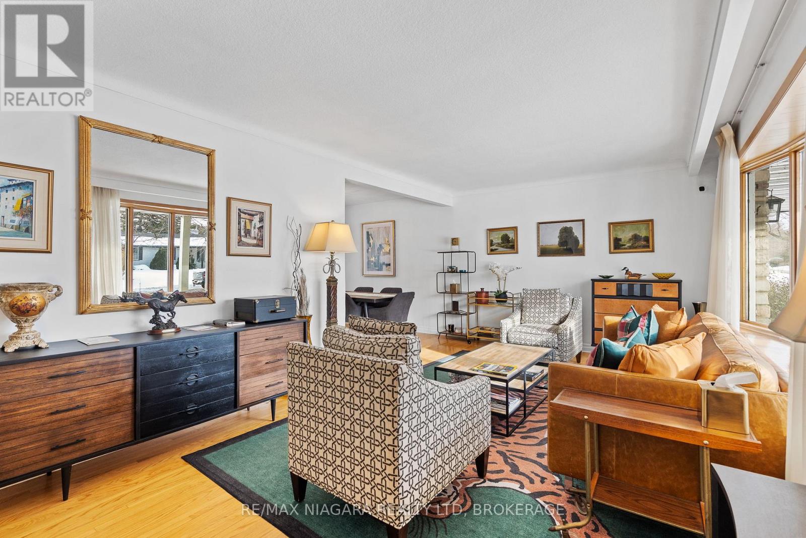 305 Centre Street, Niagara-On-The-Lake (Town), Ontario  L0S 1J0 - Photo 5 - X12615742