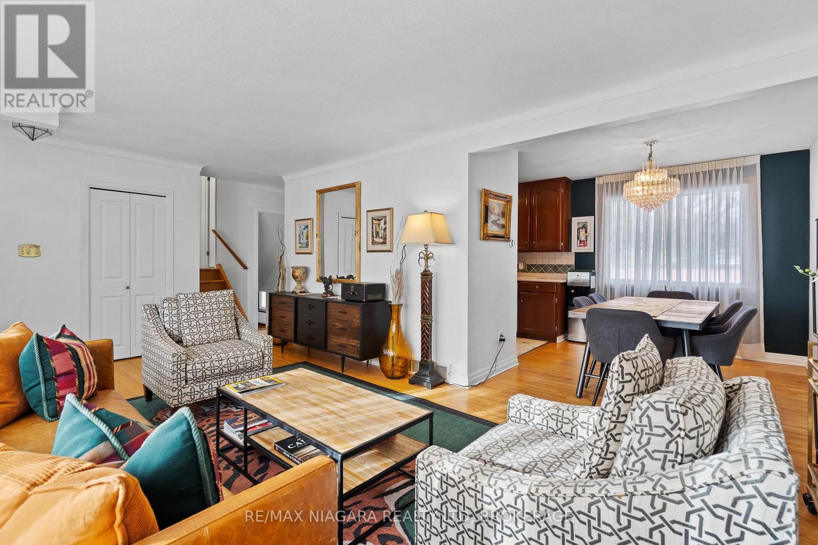 305 Centre Street, Niagara-On-The-Lake (Town), Ontario  L0S 1J0 - Photo 8 - X12615742