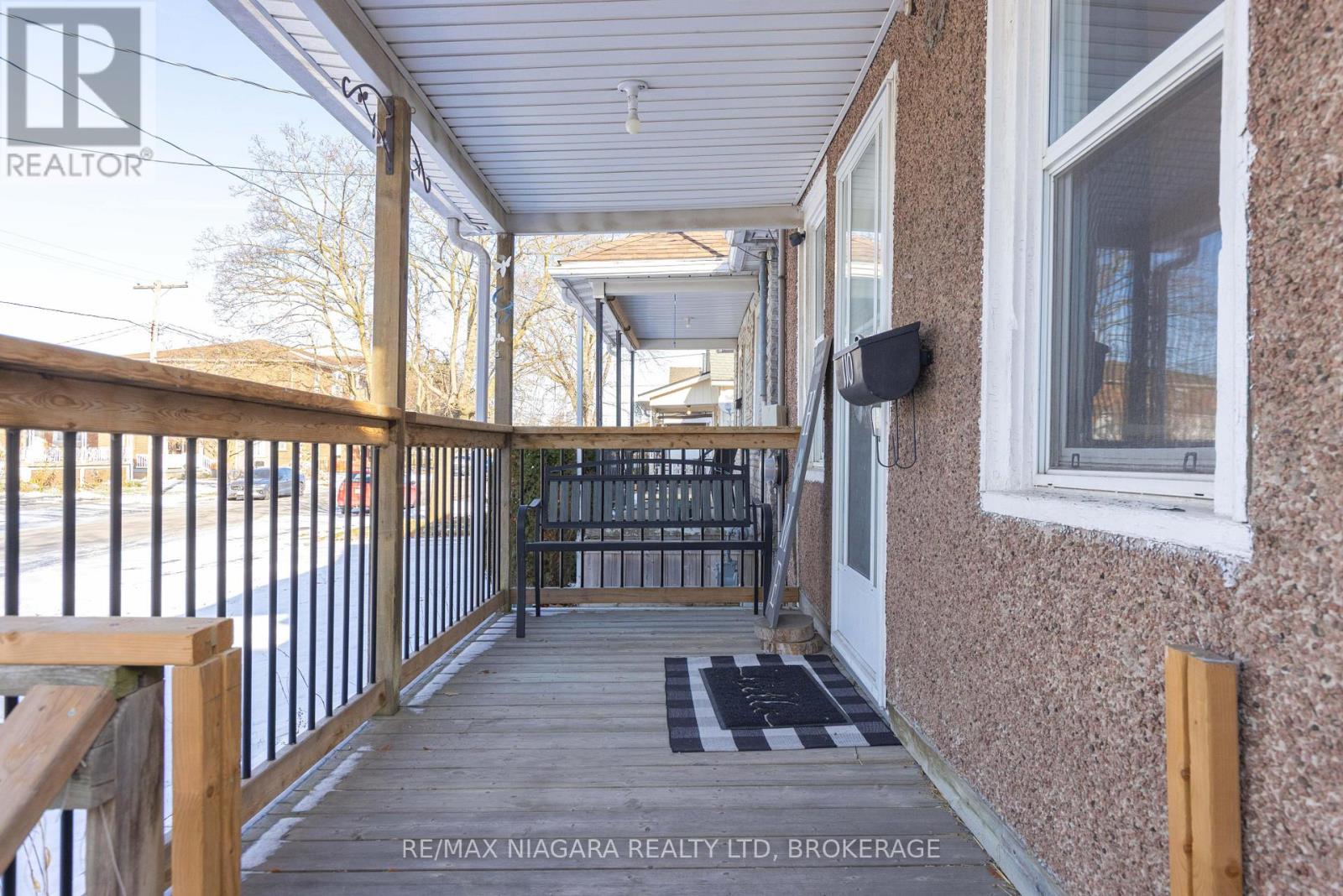 110 Mcalpine Avenue S, Welland (Lincoln/crowland), Ontario  L3B 1T6 - Photo 2 - X12615808