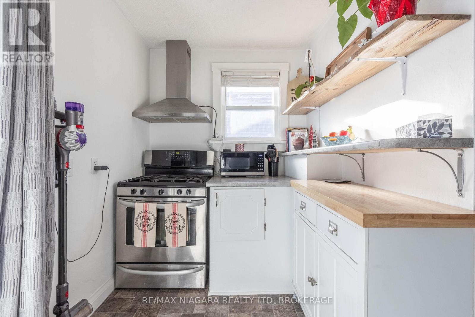 110 Mcalpine Avenue S, Welland (Lincoln/crowland), Ontario  L3B 1T6 - Photo 8 - X12615808