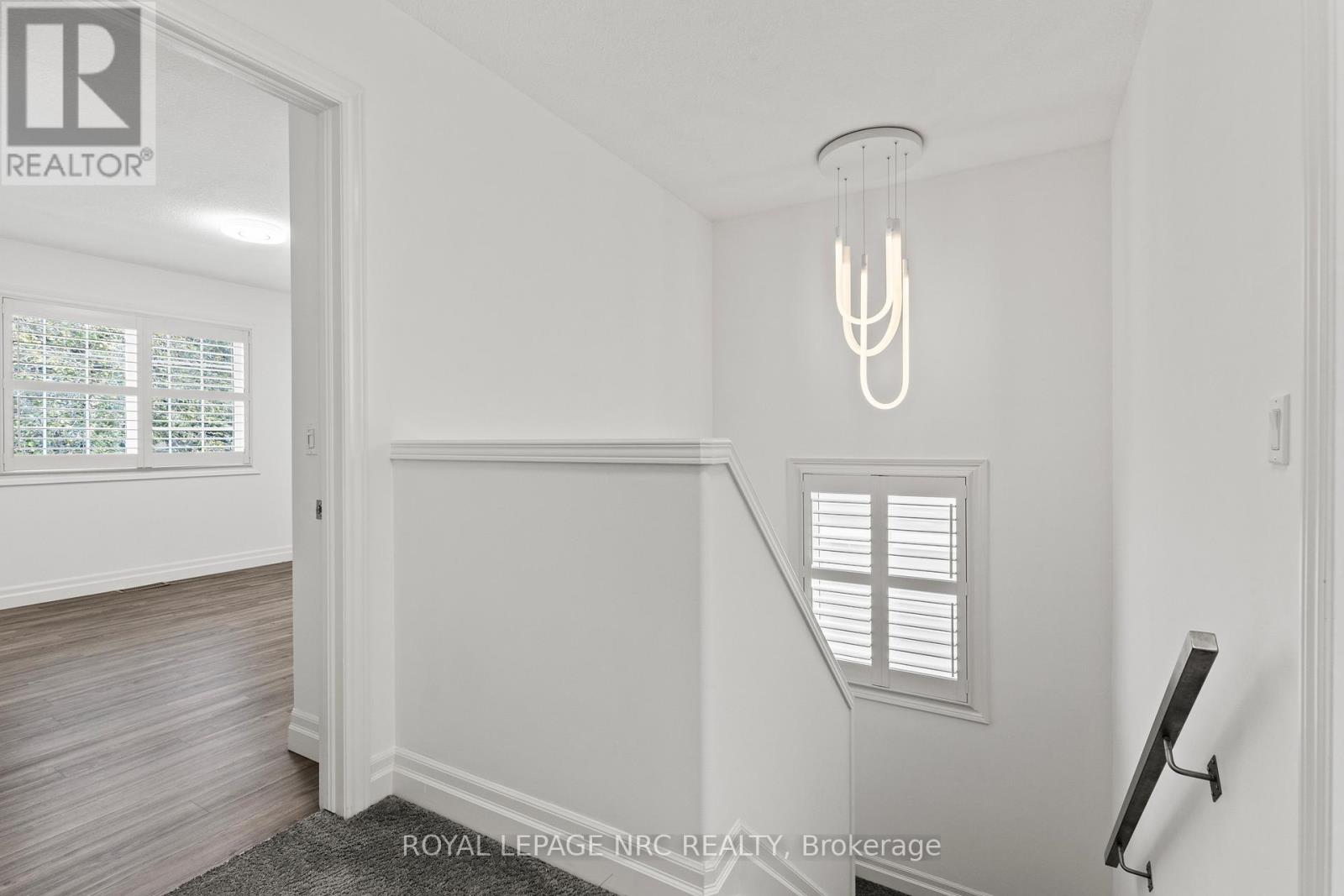 33 Broadway Avenue, St. Catharines (Port Weller), Ontario  L2M 1M3 - Photo 16 - X12615900