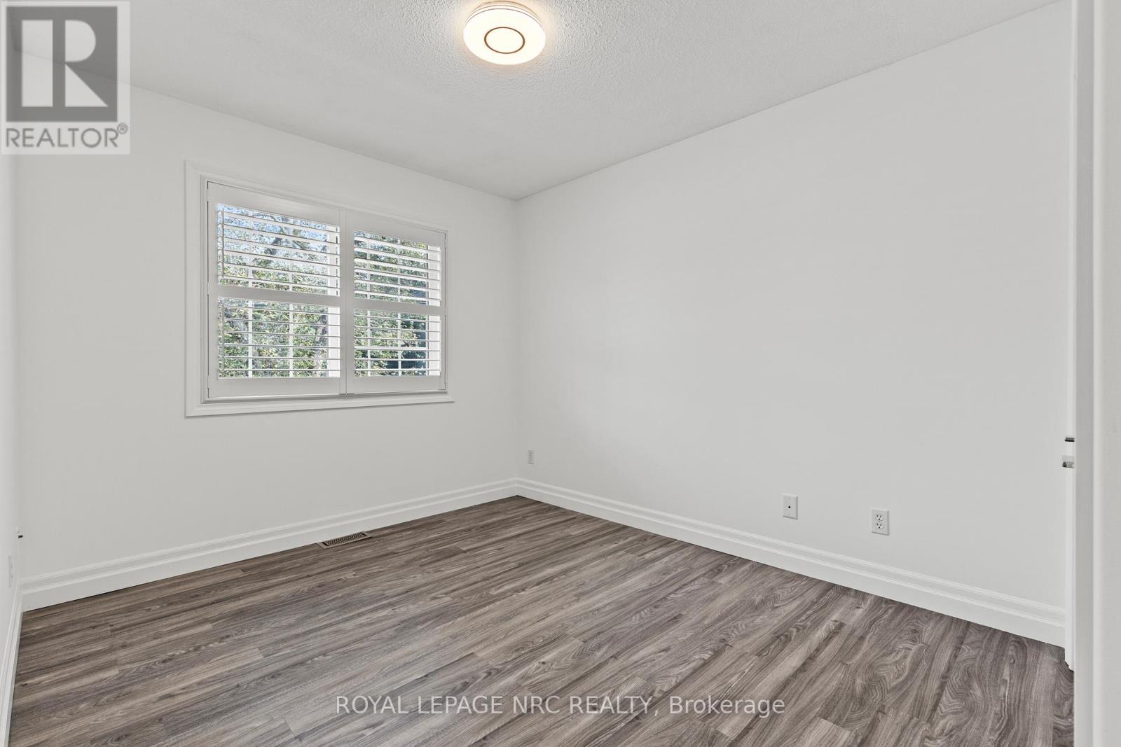 33 Broadway Avenue, St. Catharines (Port Weller), Ontario  L2M 1M3 - Photo 19 - X12615900