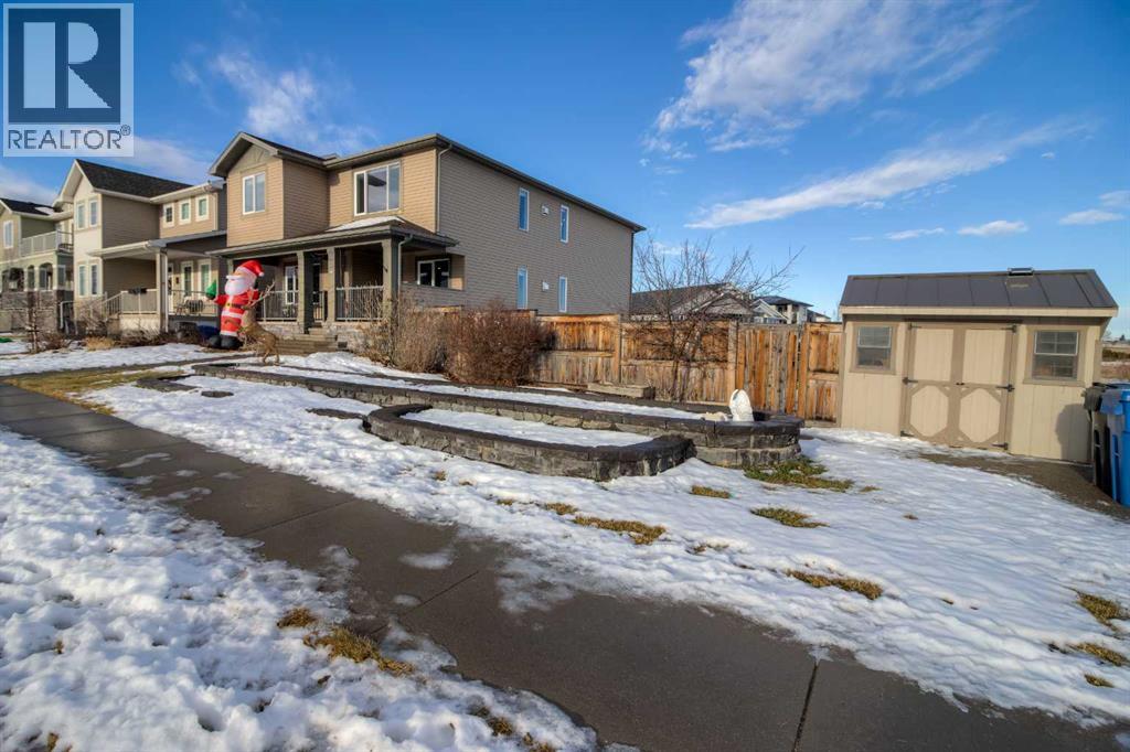 541 Aquitania Boulevard W, Lethbridge, Alberta  T1J 5G7 - Photo 2 - A2272884
