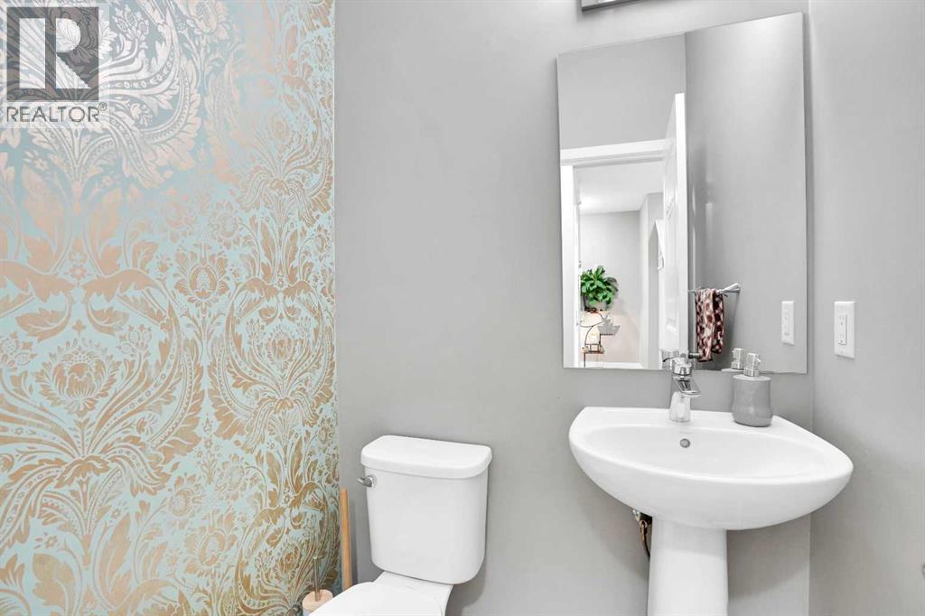 100 Kingsbury Close Se, Airdrie, Alberta  T4A 0R3 - Photo 3 - A2274360