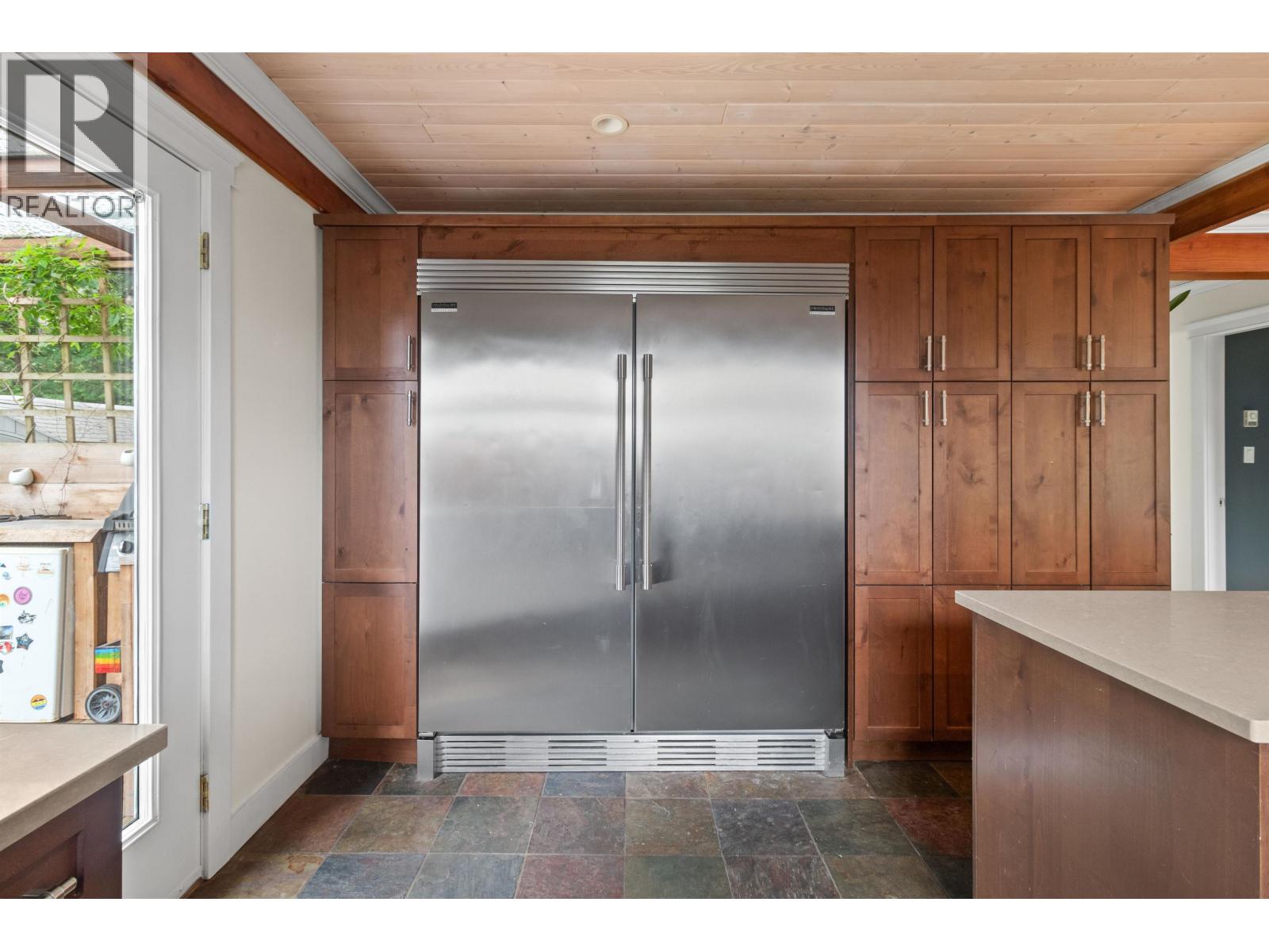 964 Village Drive, Bowen Island, British Columbia  V0N 1G1 - Photo 15 - R3073197