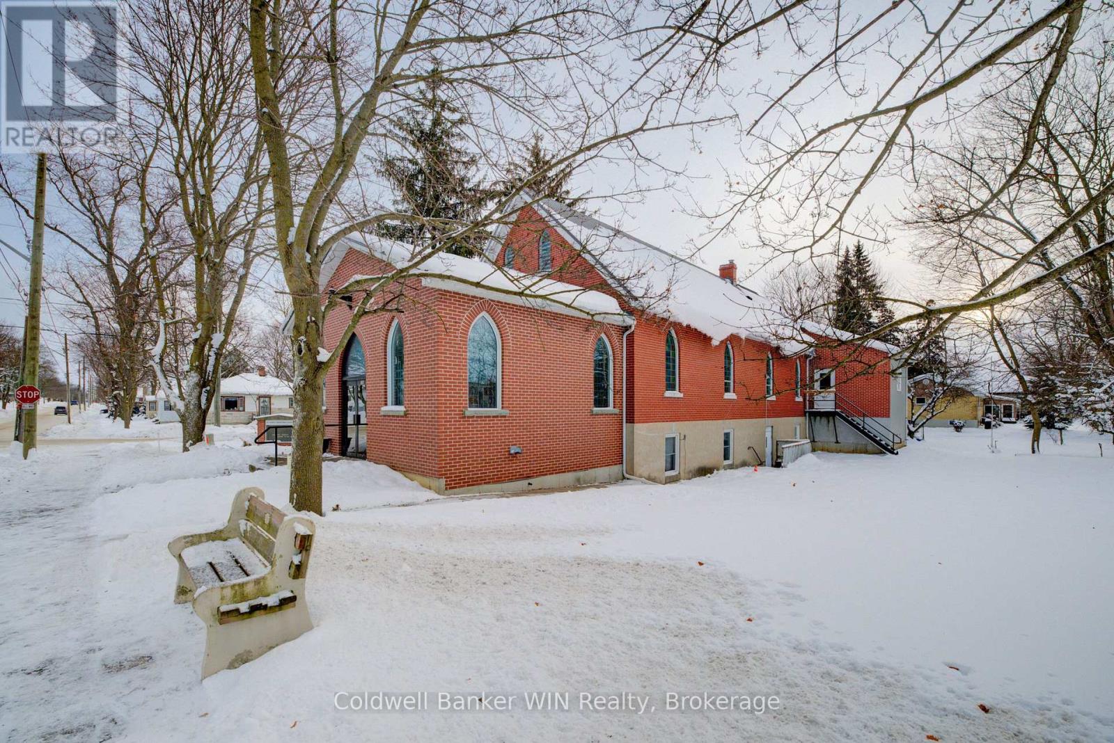196 Birmingham Street E, Wellington North, Ontario N0G 2L2 - Photo 2 - X12615868