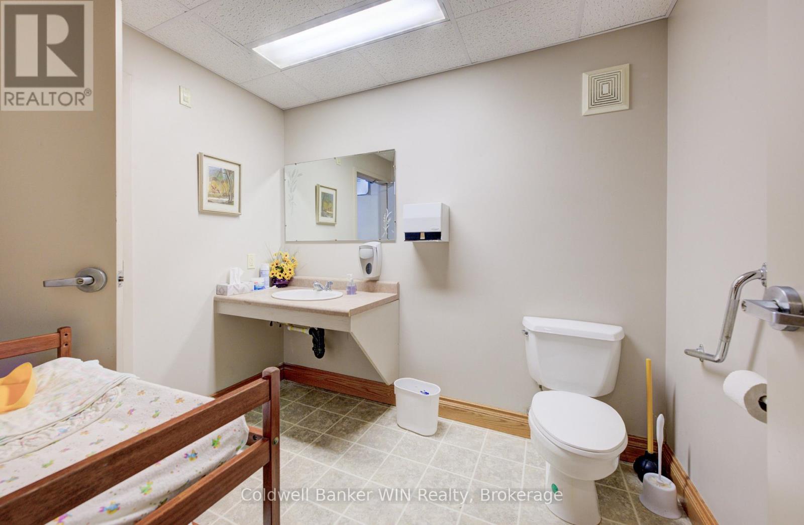 196 Birmingham Street E, Wellington North, Ontario N0G 2L2 - Photo 27 - X12615868