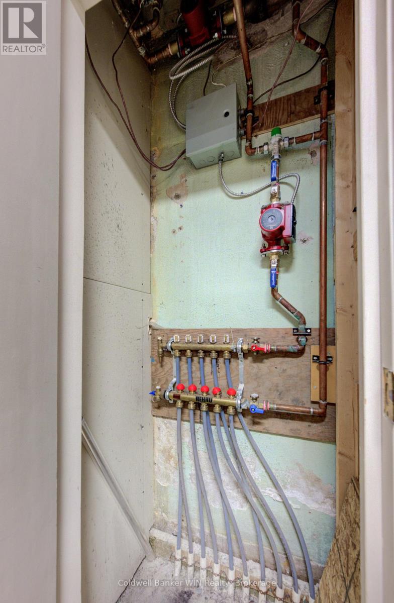 196 Birmingham Street E, Wellington North, Ontario N0G 2L2 - Photo 28 - X12615868