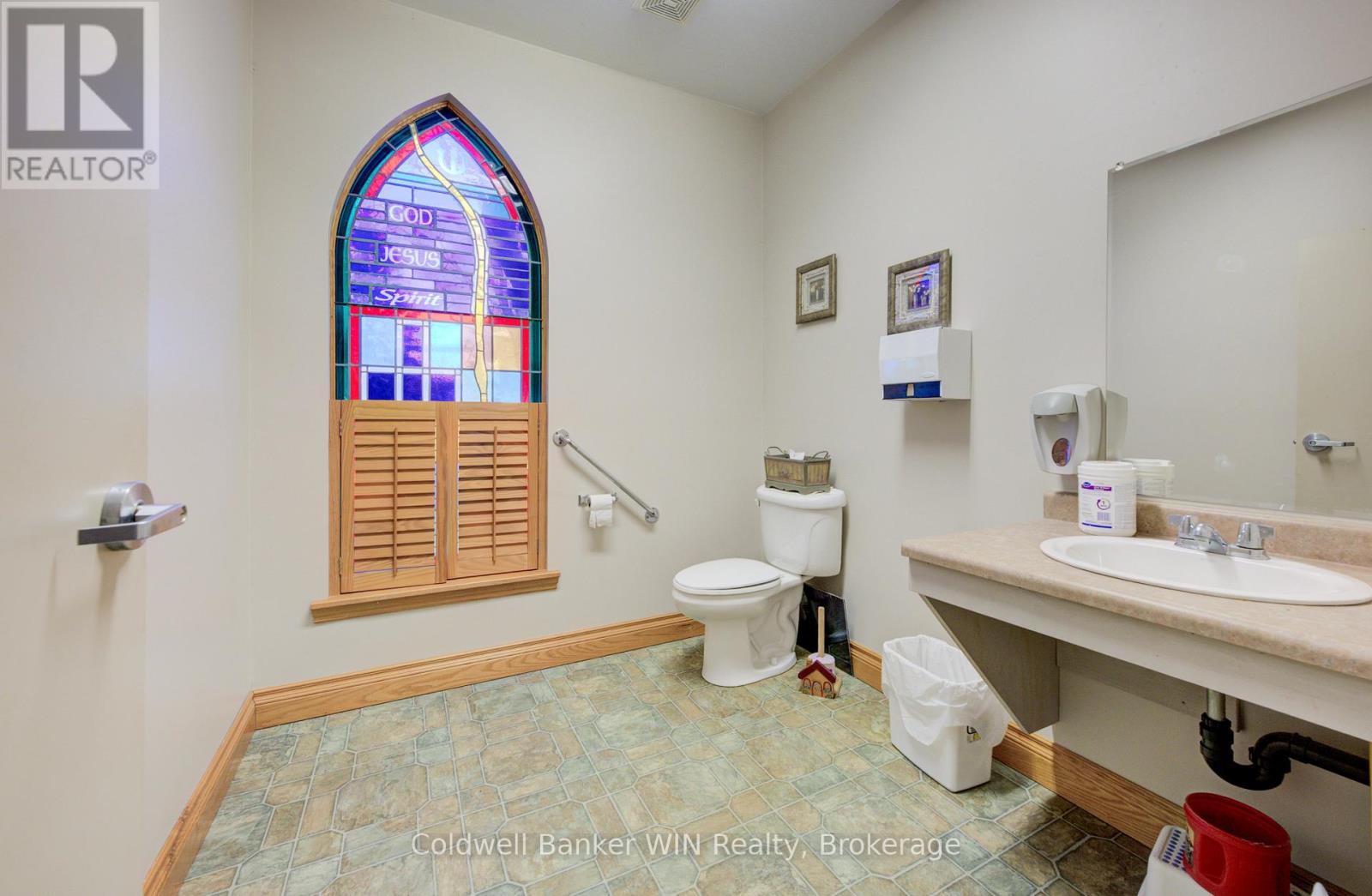 196 Birmingham Street E, Wellington North, Ontario N0G 2L2 - Photo 32 - X12615868