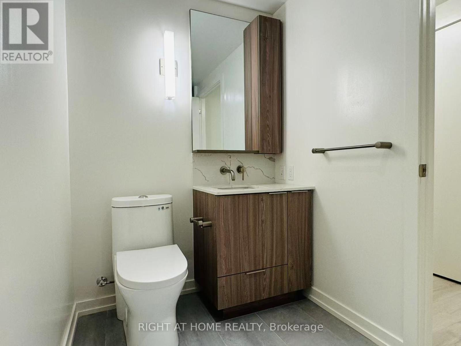 303 - 110 Broadway Avenue, Toronto, Ontario  M4P 1V7 - Photo 14 - C12615838