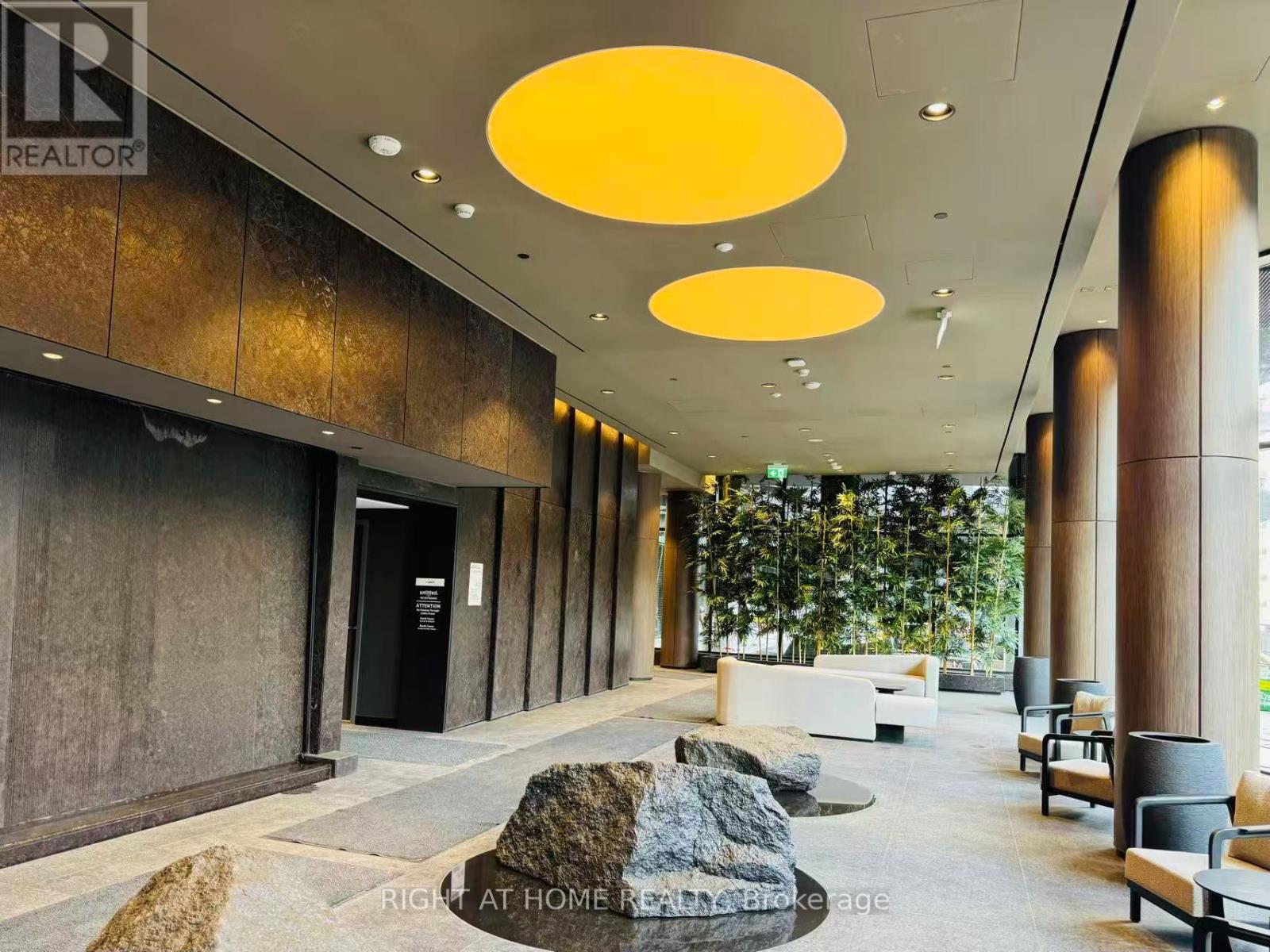 303 - 110 Broadway Avenue, Toronto, Ontario  M4P 1V7 - Photo 4 - C12615838