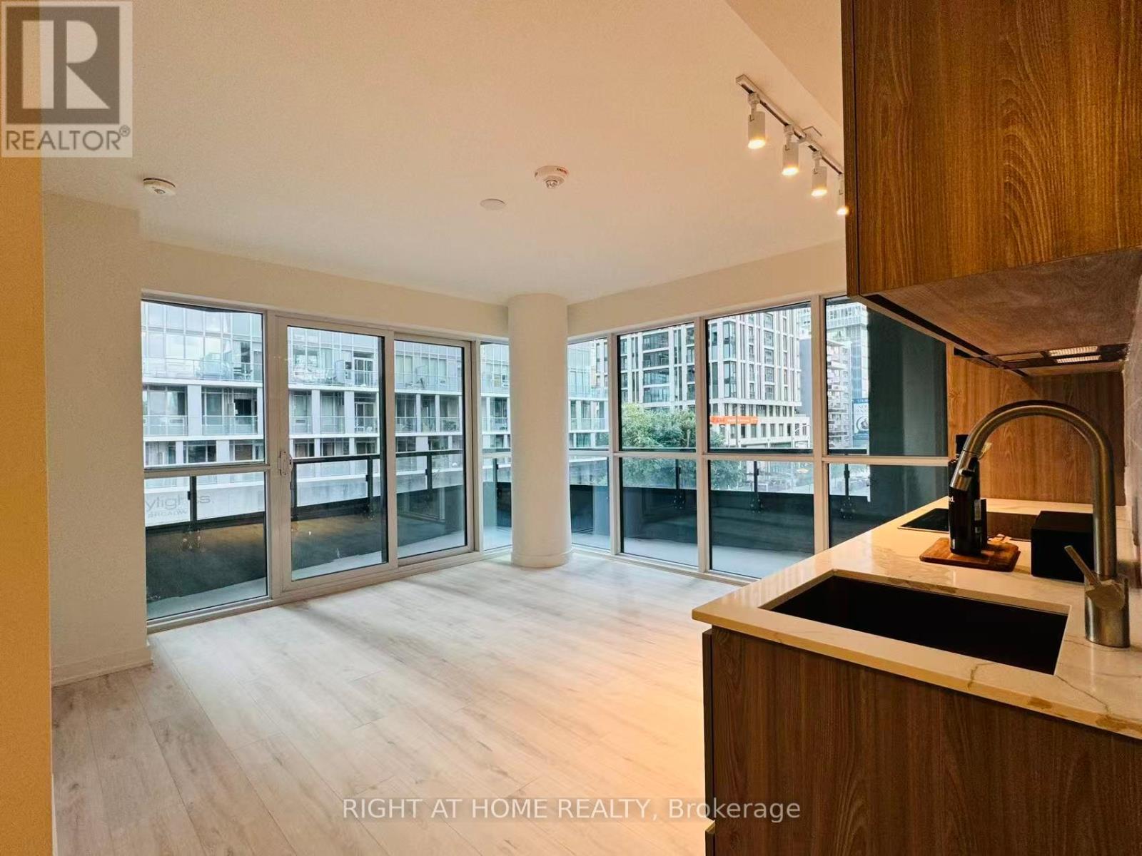303 - 110 Broadway Avenue, Toronto, Ontario  M4P 1V7 - Photo 6 - C12615838