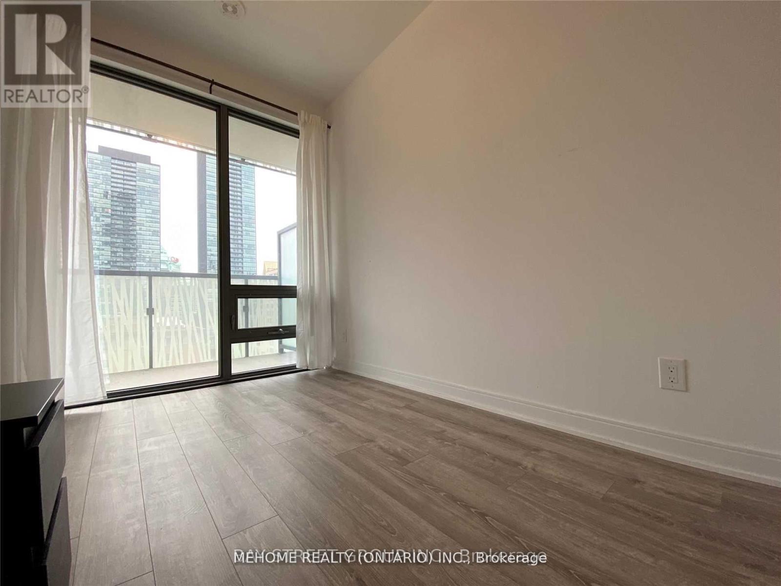 1001 - 50 Charles Street E, Toronto, Ontario  M4Y 0C3 - Photo 4 - C12615842