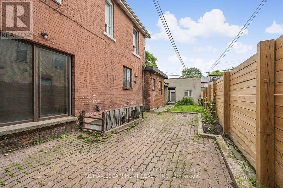 4 - 35 Beaconsfield Avenue, Toronto, Ontario  M6J 3J1 - Photo 10 - C12615906