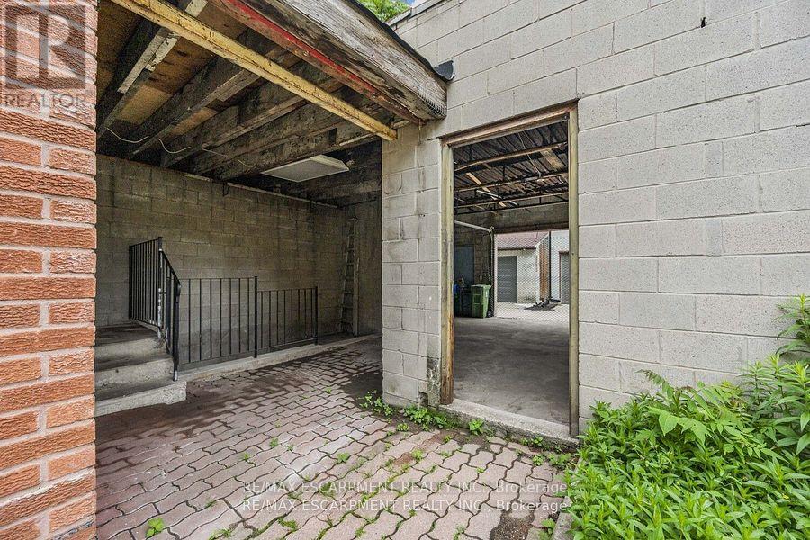 4 - 35 Beaconsfield Avenue, Toronto, Ontario  M6J 3J1 - Photo 11 - C12615906