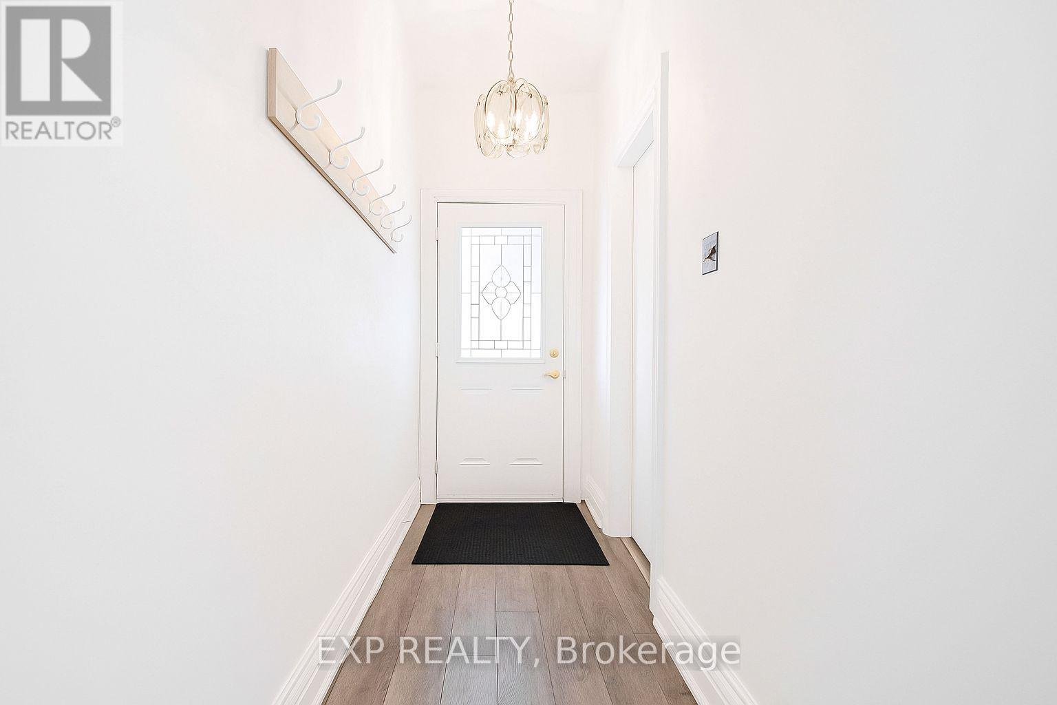 Main - 207 Gamble Avenue, Toronto, Ontario  M4J 2P4 - Photo 14 - E12615740