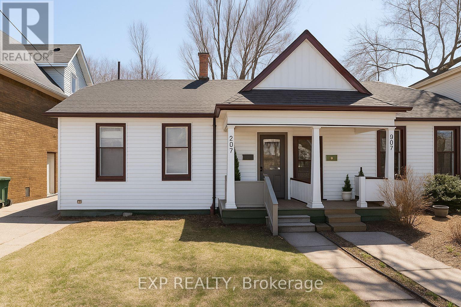 Main - 207 Gamble Avenue, Toronto, Ontario  M4J 2P4 - Photo 15 - E12615740