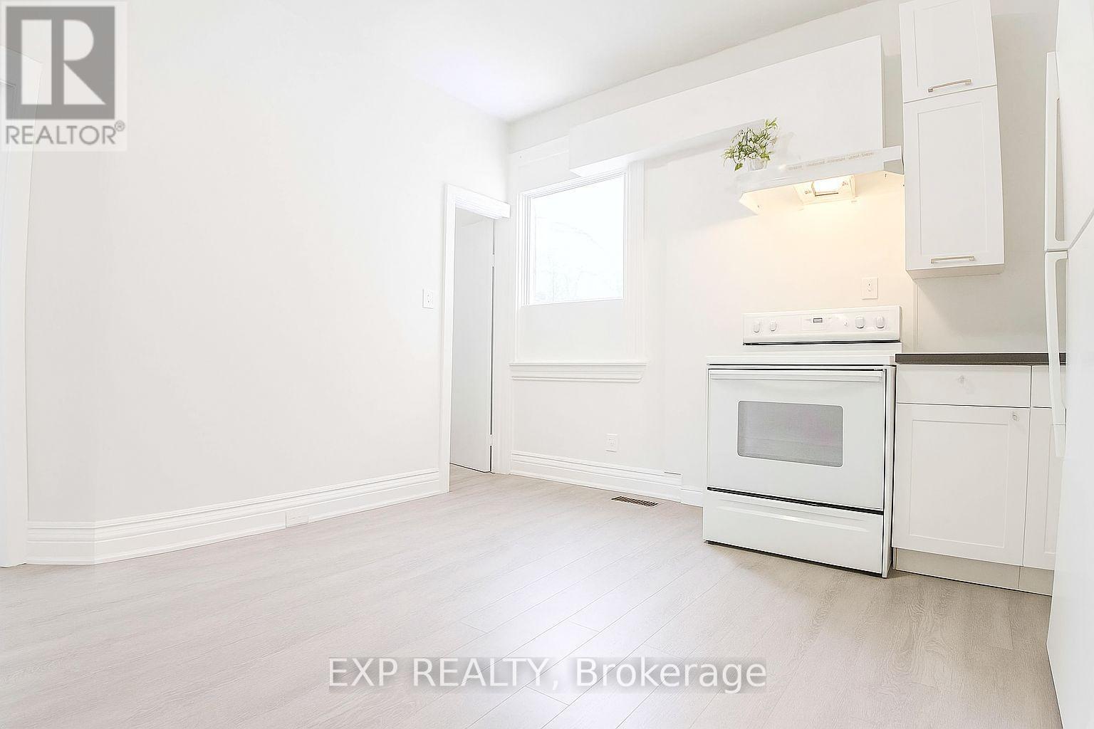 Main - 207 Gamble Avenue, Toronto, Ontario  M4J 2P4 - Photo 2 - E12615740