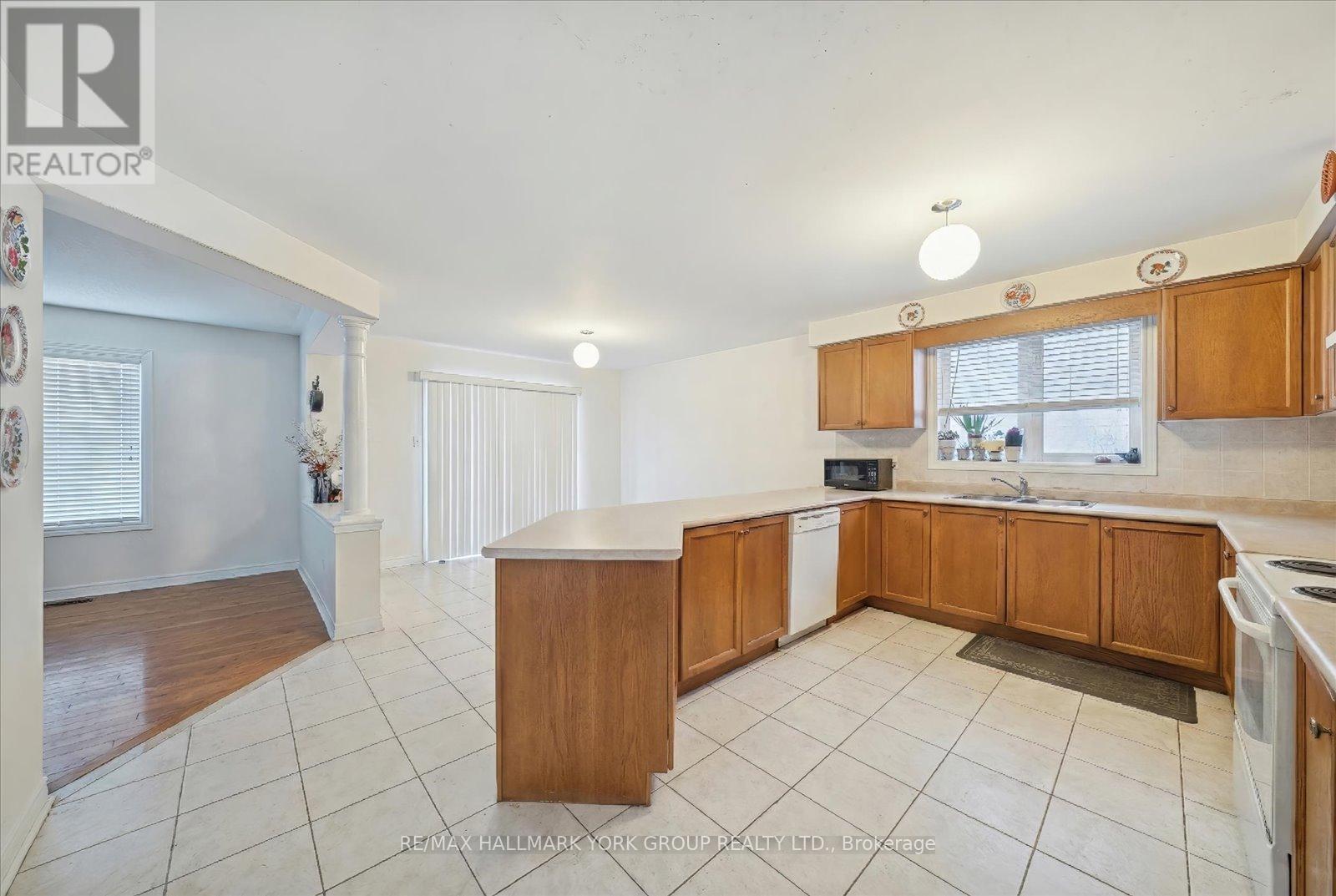 17 Woodcock Avenue, Ajax, Ontario  L1T 4J5 - Photo 6 - E12615866