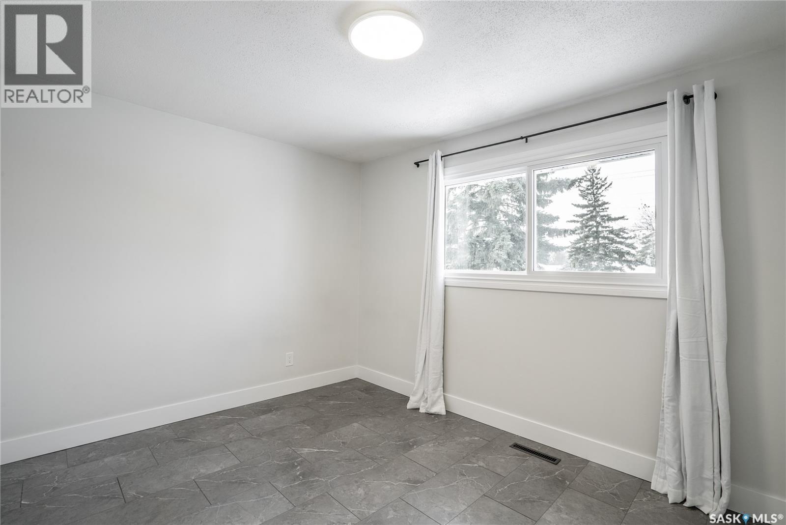 1409 Preston Avenue S, Saskatoon, Saskatchewan  S7H 2V5 - Photo 17 - SK025445