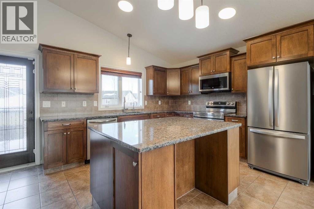 11 Cougar Cove N, Lethbridge, Alberta  T1H 6M7 - Photo 7 - A2274484