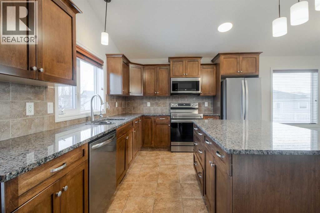 11 Cougar Cove N, Lethbridge, Alberta  T1H 6M7 - Photo 8 - A2274484