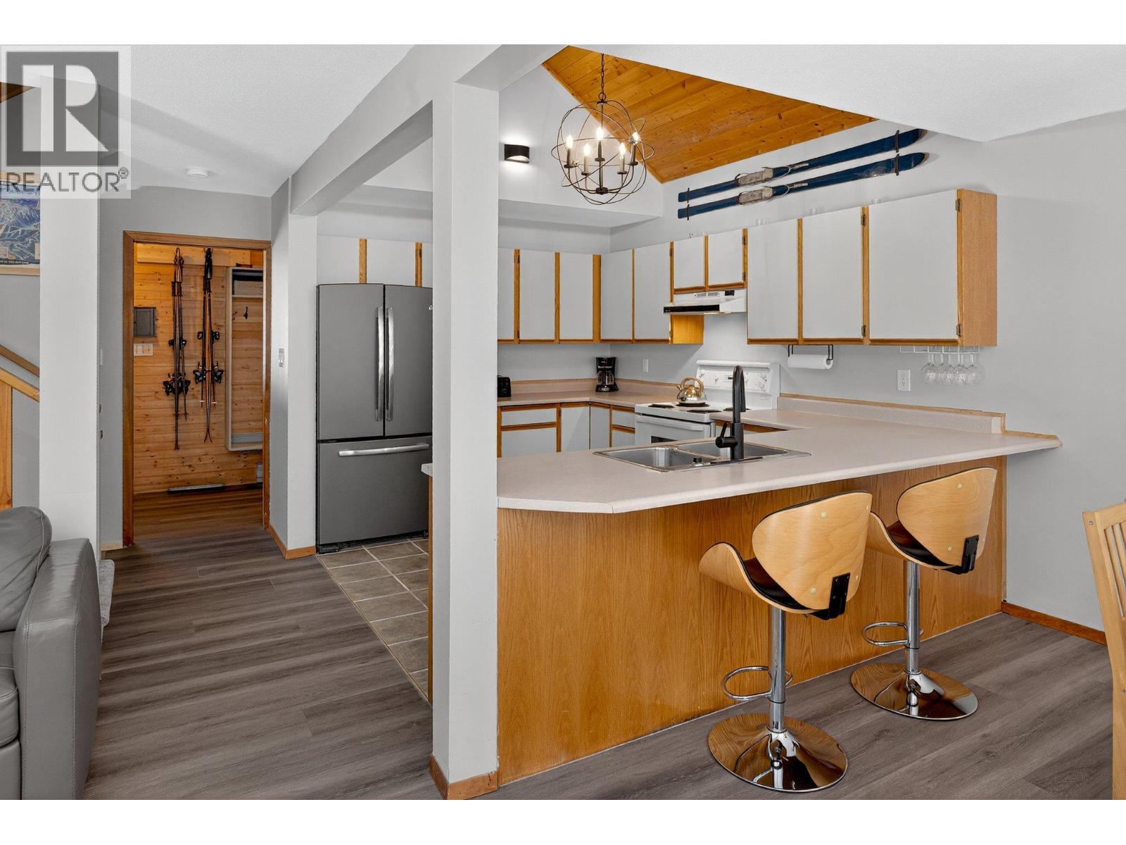 103 Whitetail Road Unit# 102, Apex Mountain, British Columbia  V2A 0E2 - Photo 14 - 10351539