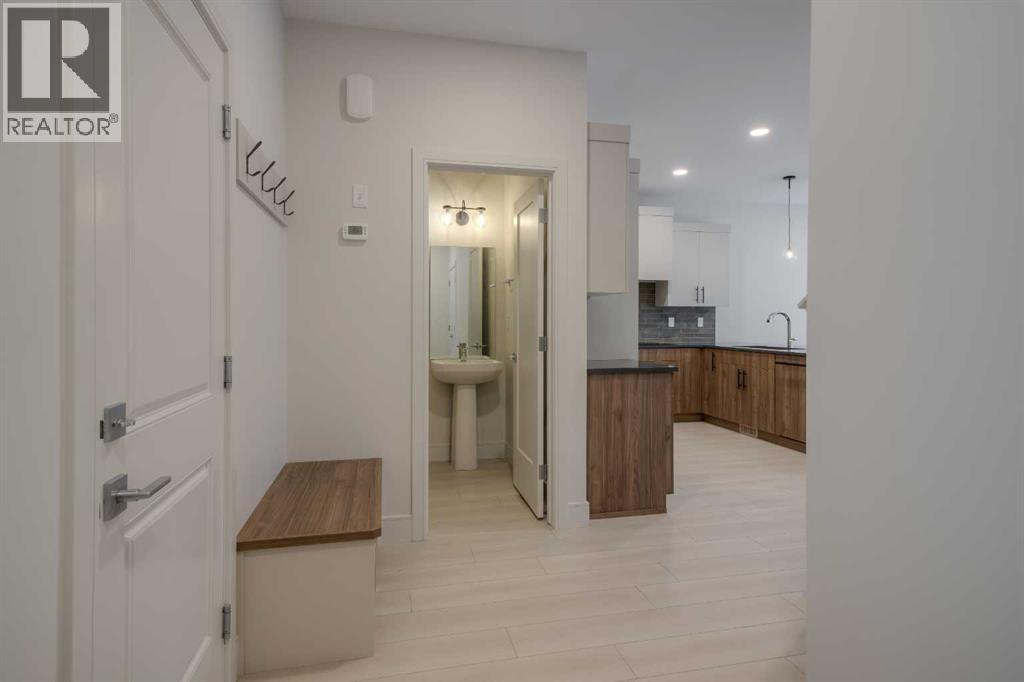 181 Caribou Bend N, Lethbridge, Alberta  T1H 7J8 - Photo 3 - A2274705