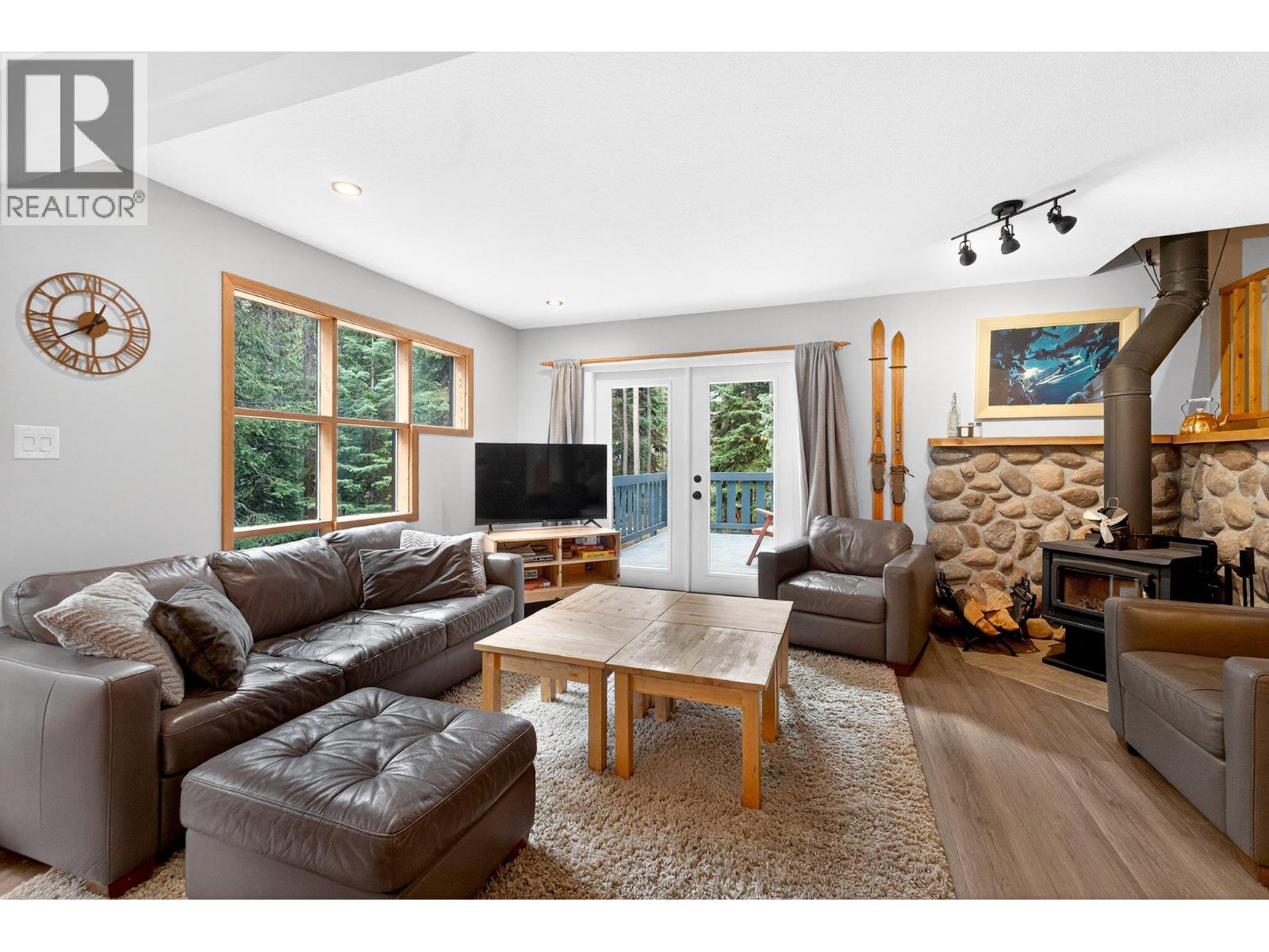 103 Whitetail Road Unit# 102, Apex Mountain, British Columbia  V2A 0E2 - Photo 2 - 10351539