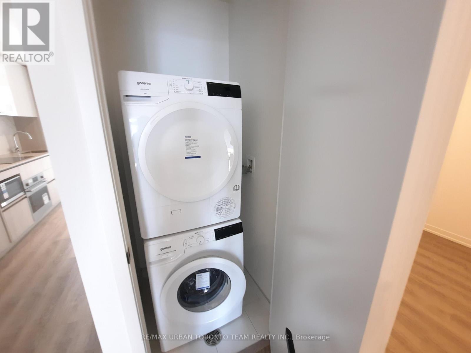 901 - 8 Interchange Way, Vaughan, Ontario  L4K 5Z7 - Photo 9 - N12530036