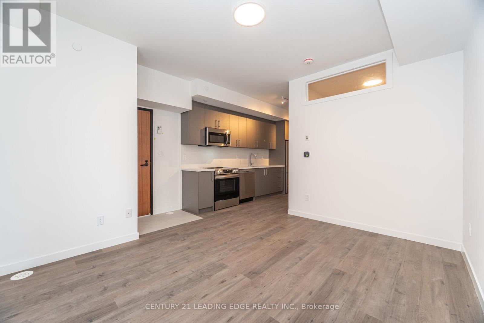 9 - 109 Marydale Avenue, Markham (Middlefield), Ontario  L3S 3J8 - Photo 5 - N12610218