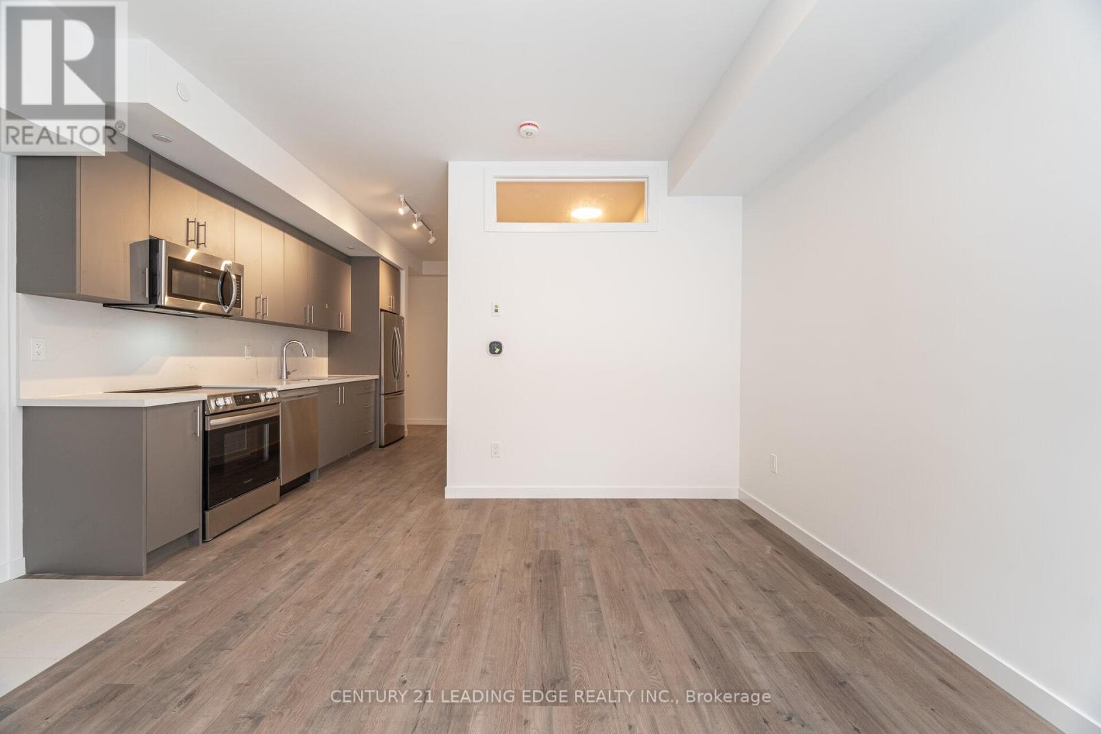 9 - 109 Marydale Avenue, Markham (Middlefield), Ontario  L3S 3J8 - Photo 6 - N12610218