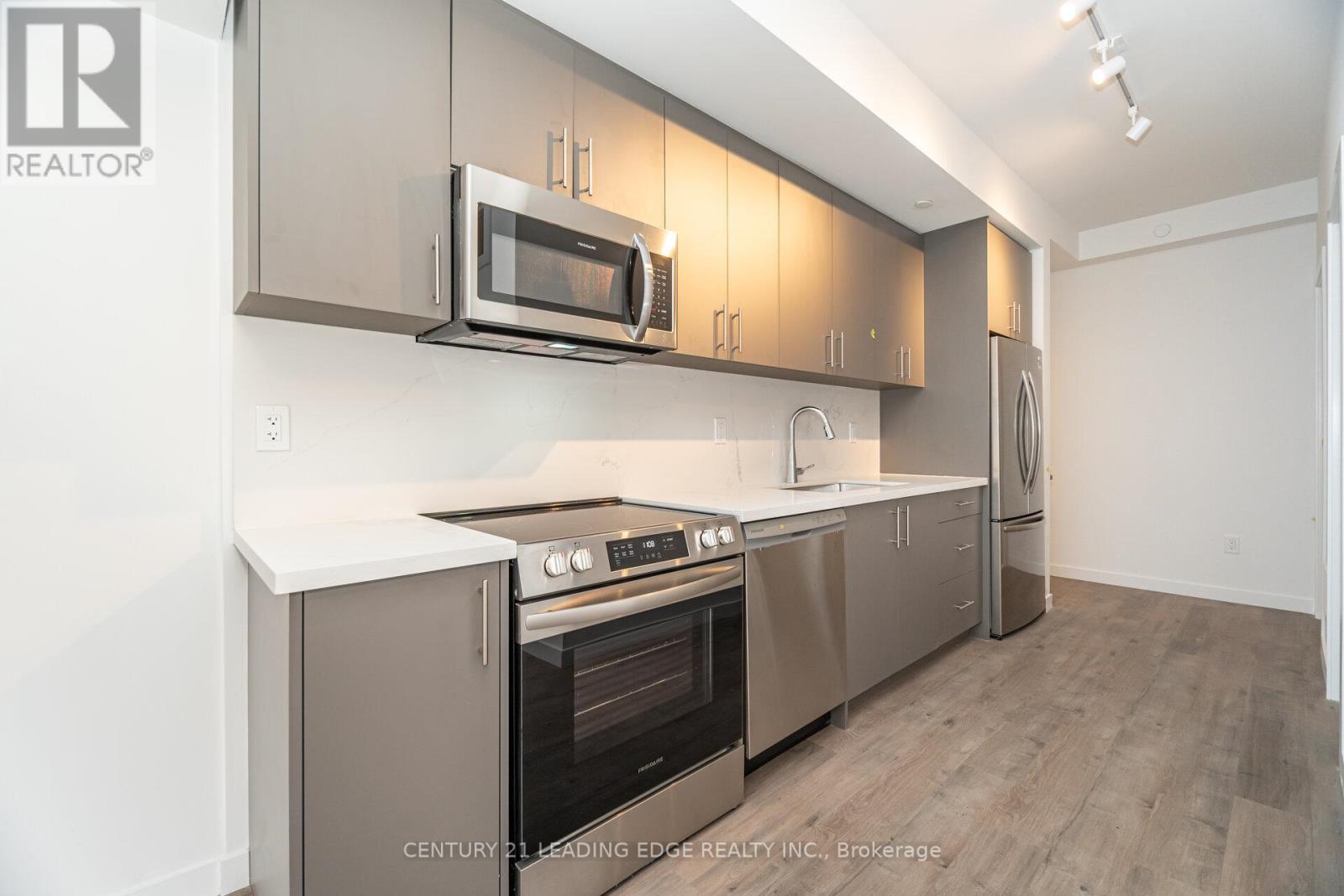 9 - 109 Marydale Avenue, Markham (Middlefield), Ontario  L3S 3J8 - Photo 7 - N12610218