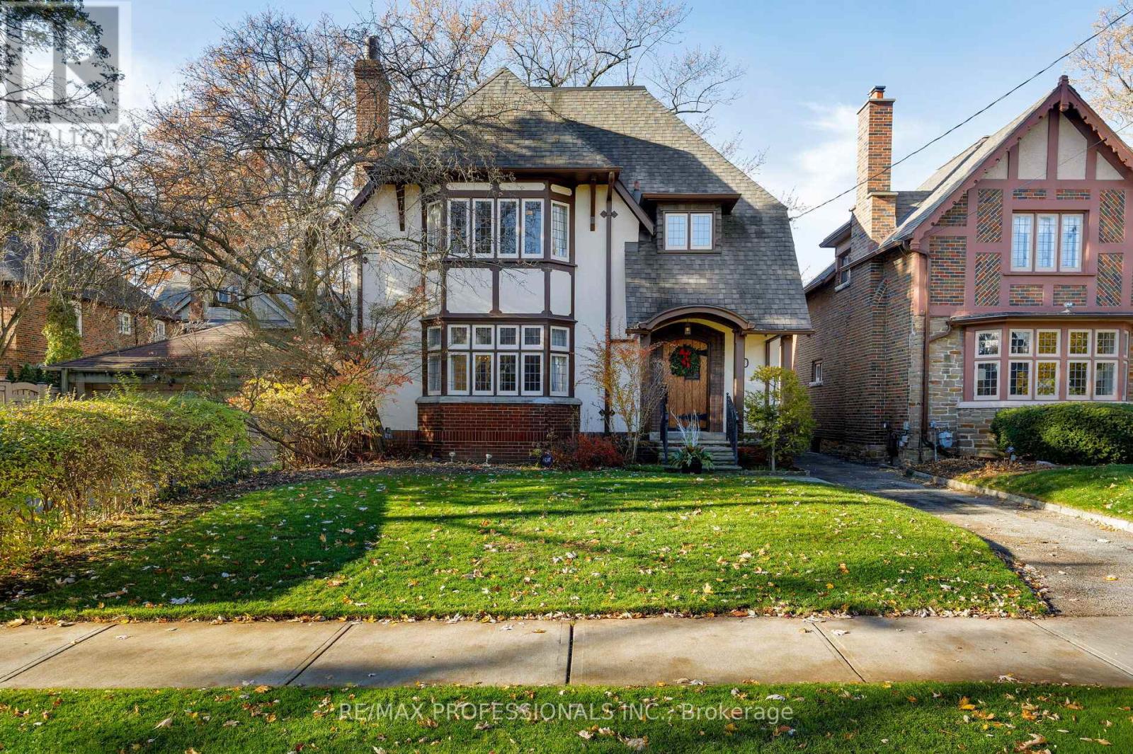 50 Wendover Road, Toronto, Ontario  M8X 2L3 - Photo 2 - W12590998