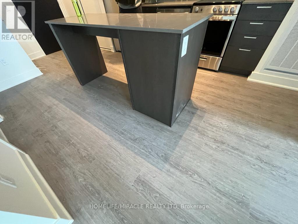 114 - 185 Deerfield Road, Newmarket, Ontario  L3Y 0G7 - Photo 4 - N12615722