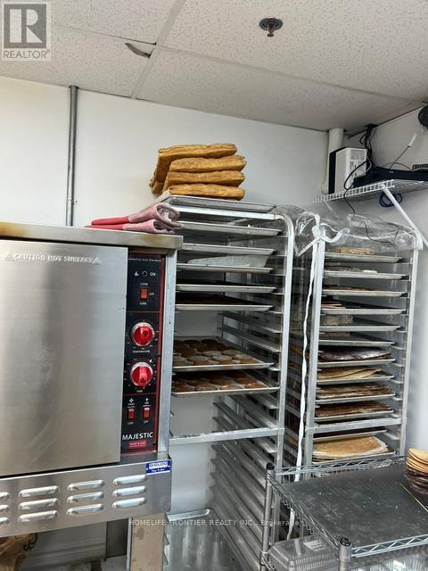 16 Wilstead Drive, Newmarket, Ontario  L3Y 4T9 - Photo 11 - N12615786