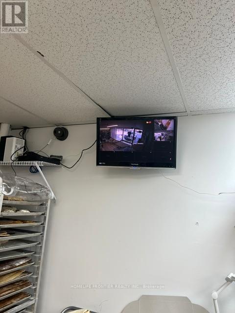 16 Wilstead Drive, Newmarket, Ontario  L3Y 4T9 - Photo 12 - N12615786