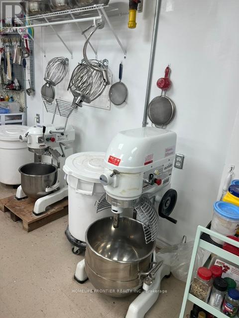 16 Wilstead Drive, Newmarket, Ontario  L3Y 4T9 - Photo 13 - N12615786