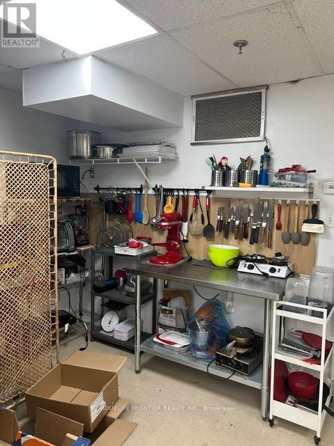 16 Wilstead Drive, Newmarket, Ontario  L3Y 4T9 - Photo 15 - N12615786