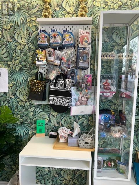 16 Wilstead Drive, Newmarket, Ontario  L3Y 4T9 - Photo 3 - N12615786