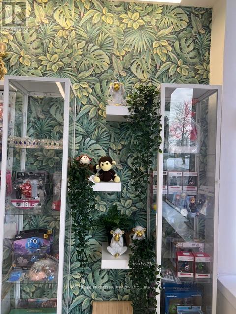 16 Wilstead Drive, Newmarket, Ontario  L3Y 4T9 - Photo 5 - N12615786