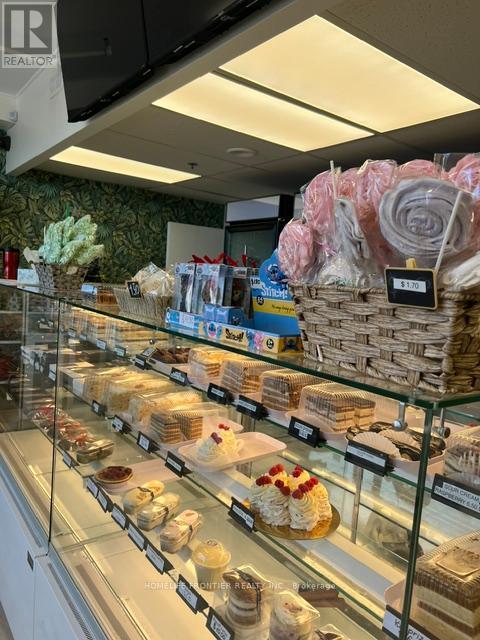 16 Wilstead Drive, Newmarket, Ontario  L3Y 4T9 - Photo 6 - N12615786