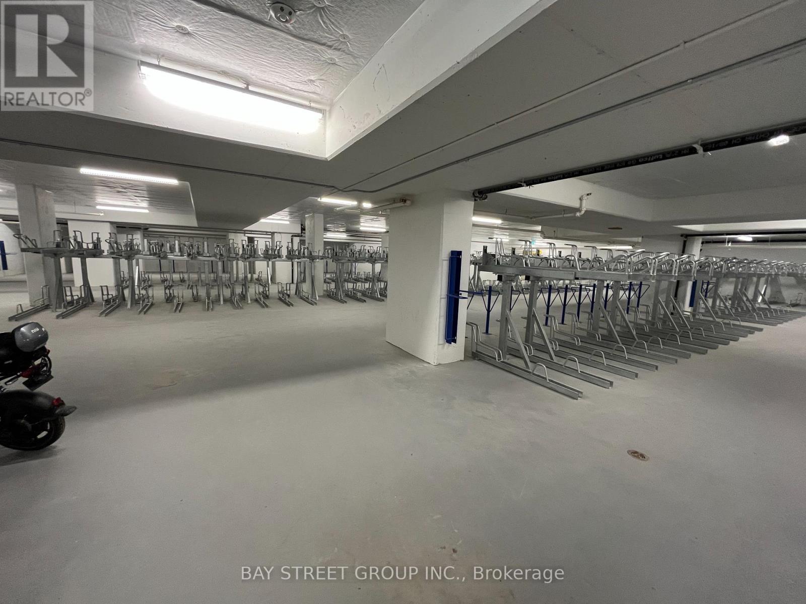 2211 - 8 Interchange Way, Vaughan, Ontario  L4K 0R2 - Photo 13 - N12615874