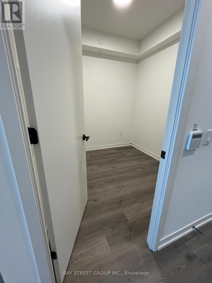 2211 - 8 Interchange Way, Vaughan, Ontario  L4K 0R2 - Photo 8 - N12615874