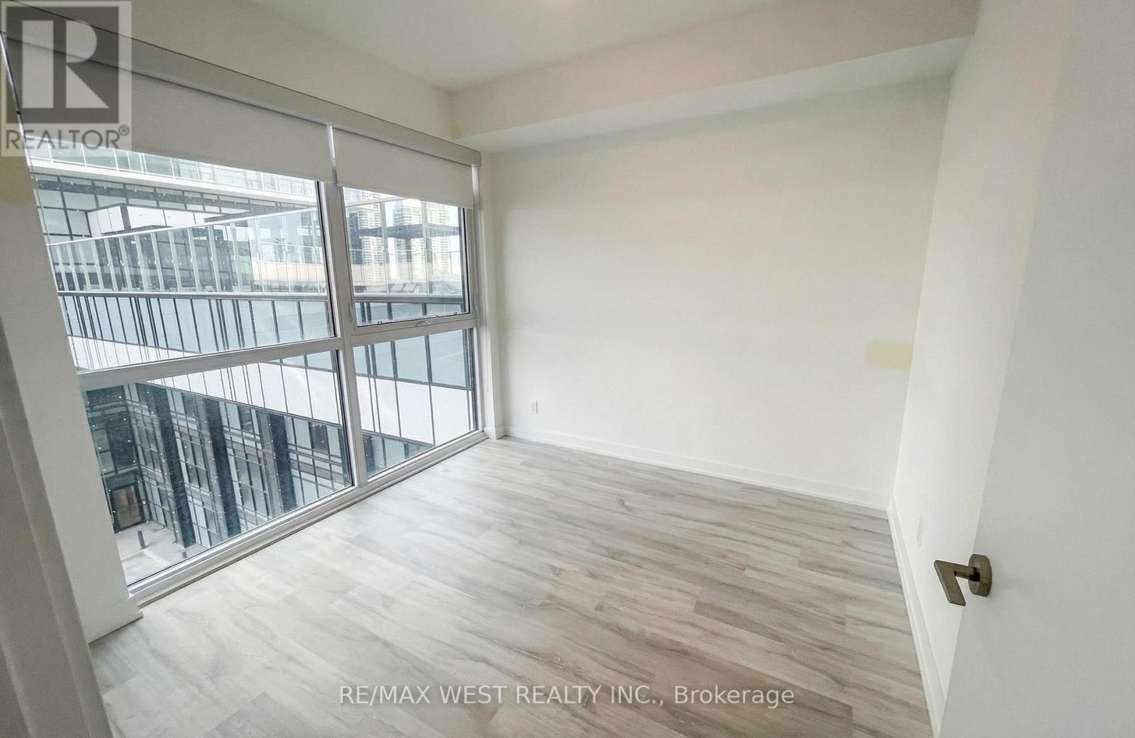 419 - 251 Manitoba Street, Toronto, Ontario  M8Y 0C7 - Photo 2 - W12615724